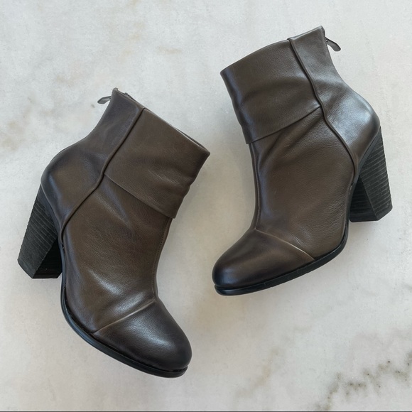 Vince Camuto Hadley Leather Chocolate 